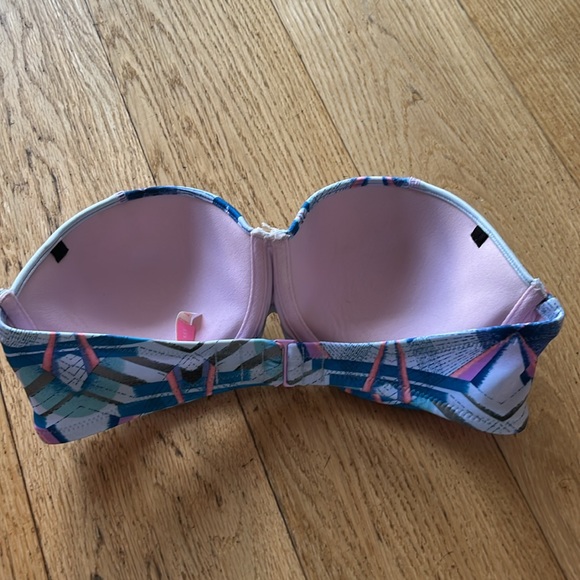 Victoria Secret bathing suit top 32DD - Picture 2 of 3